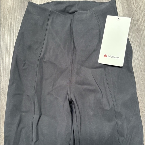 Lululemon pants /Wrinkle-free - Picture 2 of 4